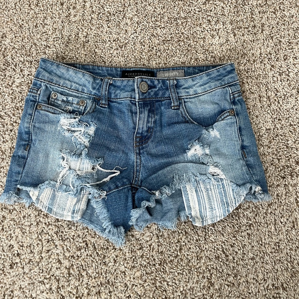 Aeropostale Blue Jean Shorts with Distressed Cut-Off Style Y2K lowrise